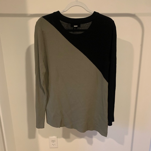 Asymmetrical Hem DKNY Shirt - Picture 3 of 3